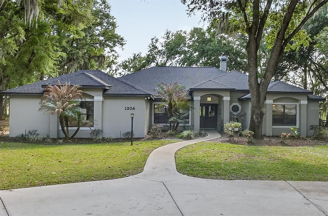 1324 Otters View Ct., Fruitland Park, FL 34731