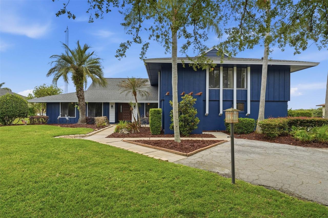 29116 Beauclaire Dr., Tavares, FL 32778