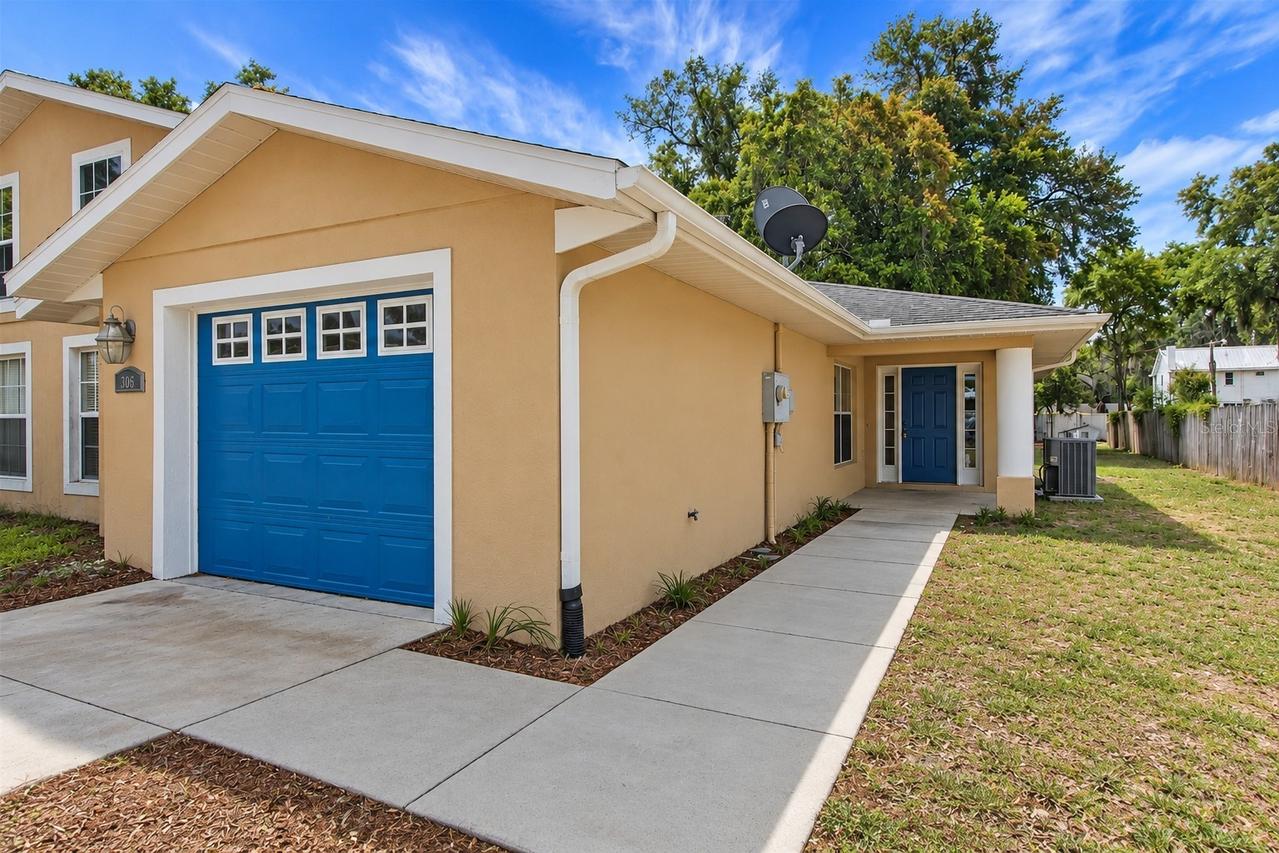 305 W Fountain St., Fruitland Park, FL 34731