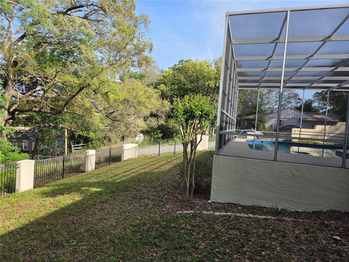 1220 Country Club Rd., Eustis, FL 32726