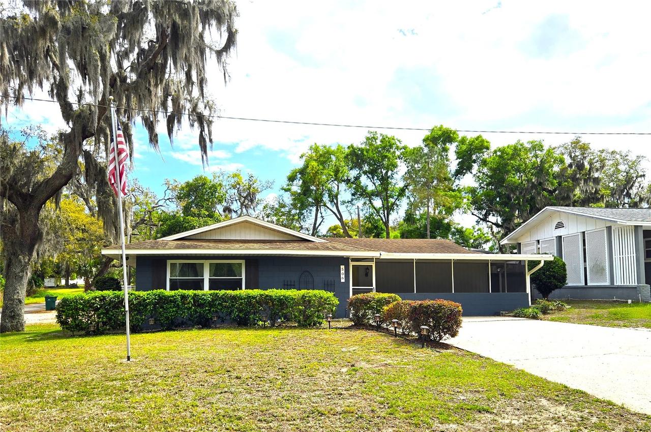 506 E Gottsche Ave., Eustis, FL 32726