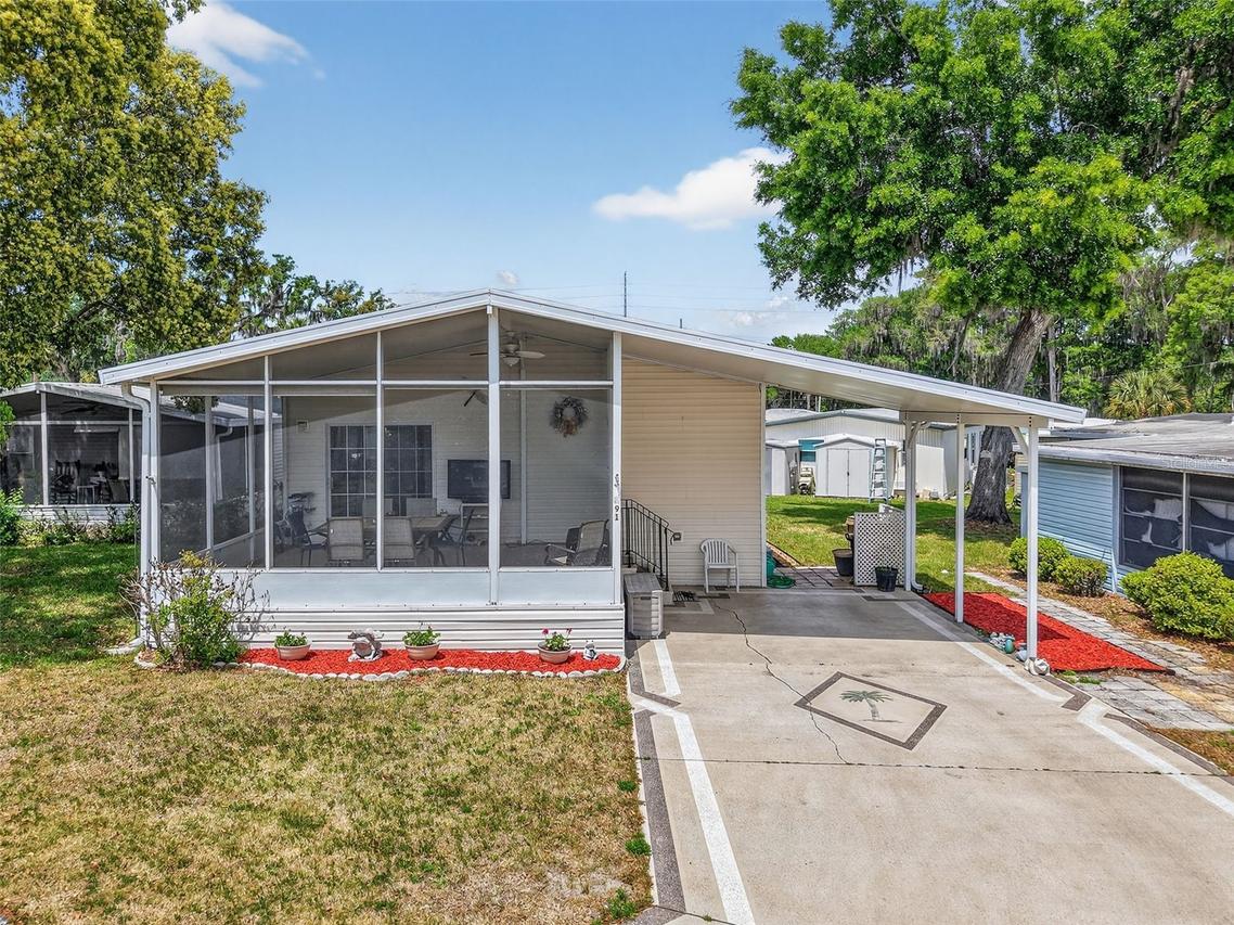 691 Cindi Ave., Leesburg, FL 34788