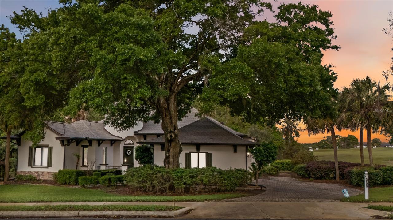 5204 Greens Dr., Lady Lake, FL 32159