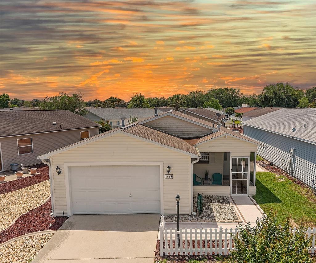 1668 Campos Dr., The Villages, FL 32162