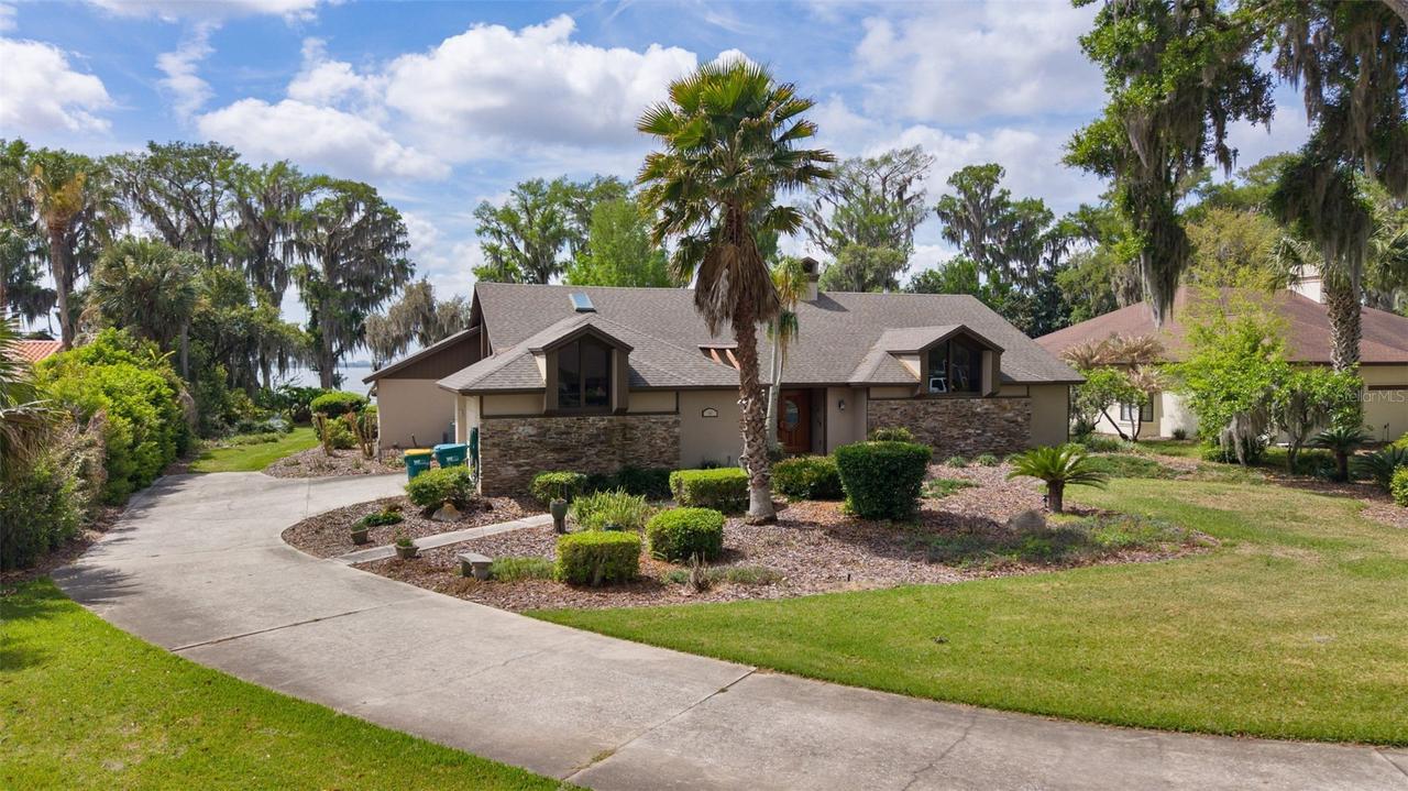 60 Sand Lake Pl., Eustis, FL 32726