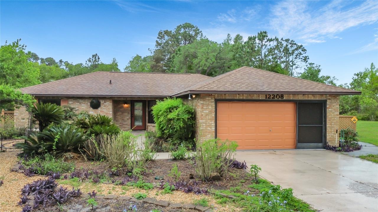 12208 Wedgefield Dr., Grand Island, FL 32735