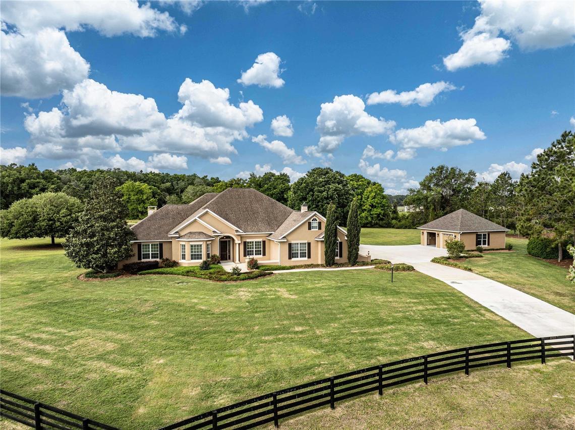 10517 NE 27th St., Oxford, FL 34484