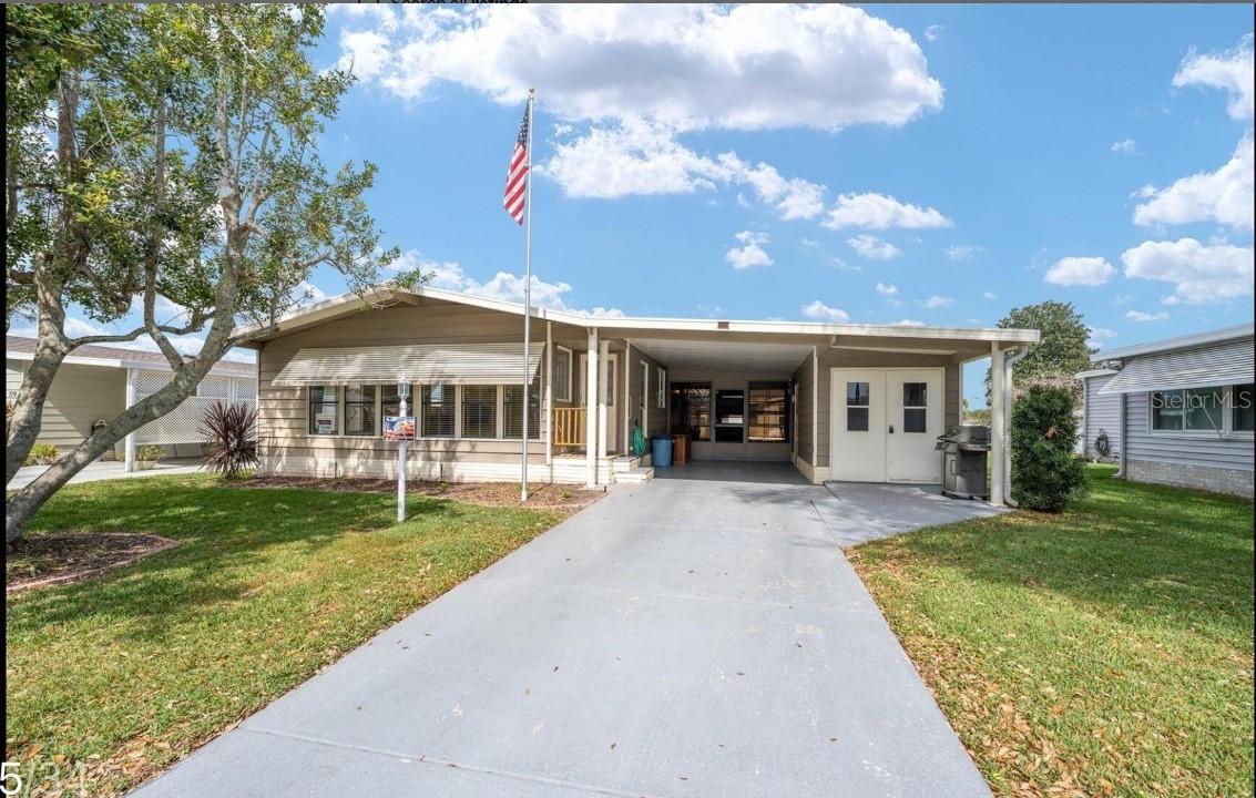 717 Tangerine Dr., Lady Lake, FL 32159