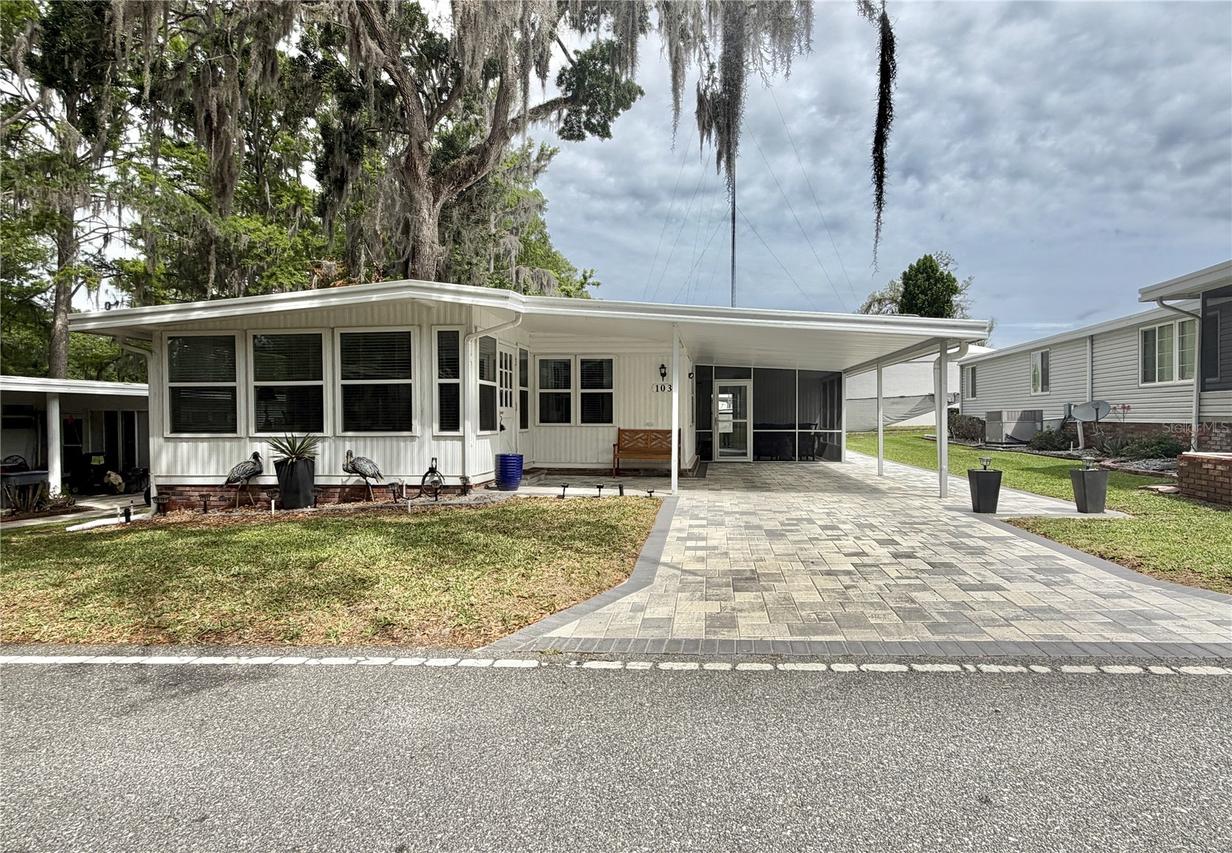 103 Royal Palm Dr., Leesburg, FL 34748