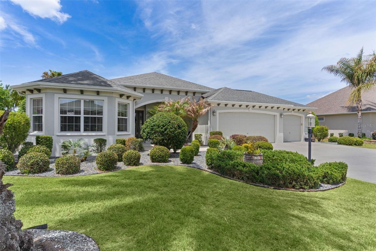 2254 Isleworth Cir., The Villages, FL 32163