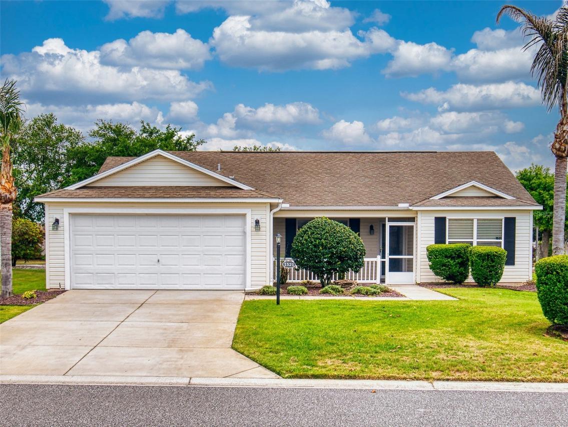 1521 Hollyberry Pl., The Villages, FL 32162