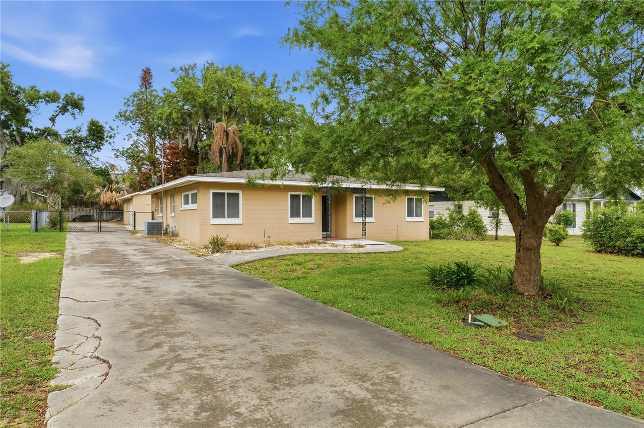 126 E Magnolia Ave., Howey In The Hills, FL 34737