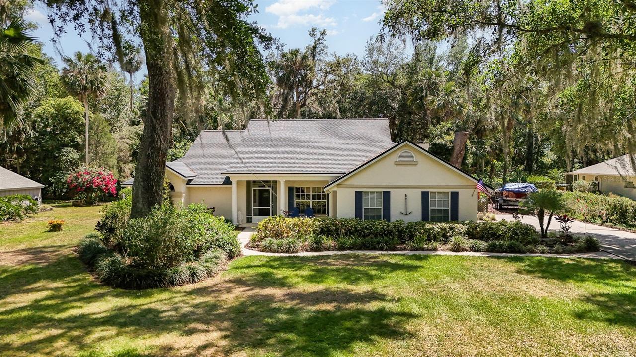 16730 Beauclaire Ct., Tavares, FL 32778