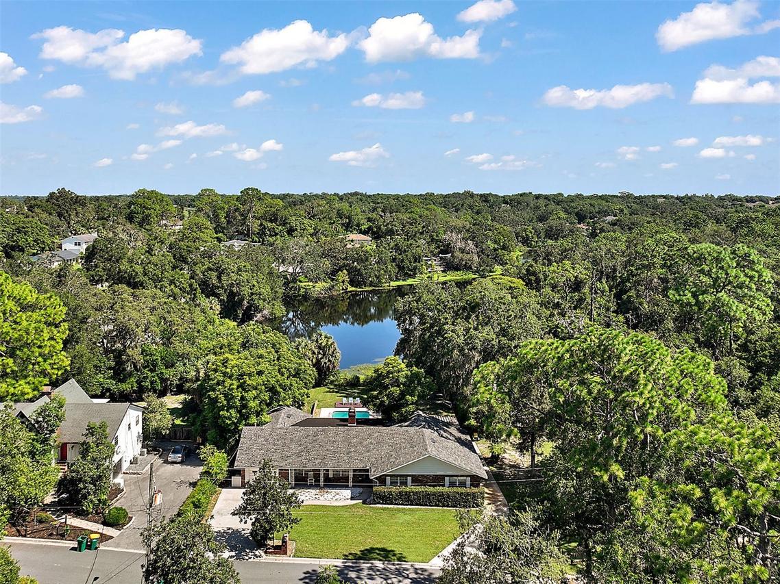 705 Summit Ct., Mount Dora, FL 32757