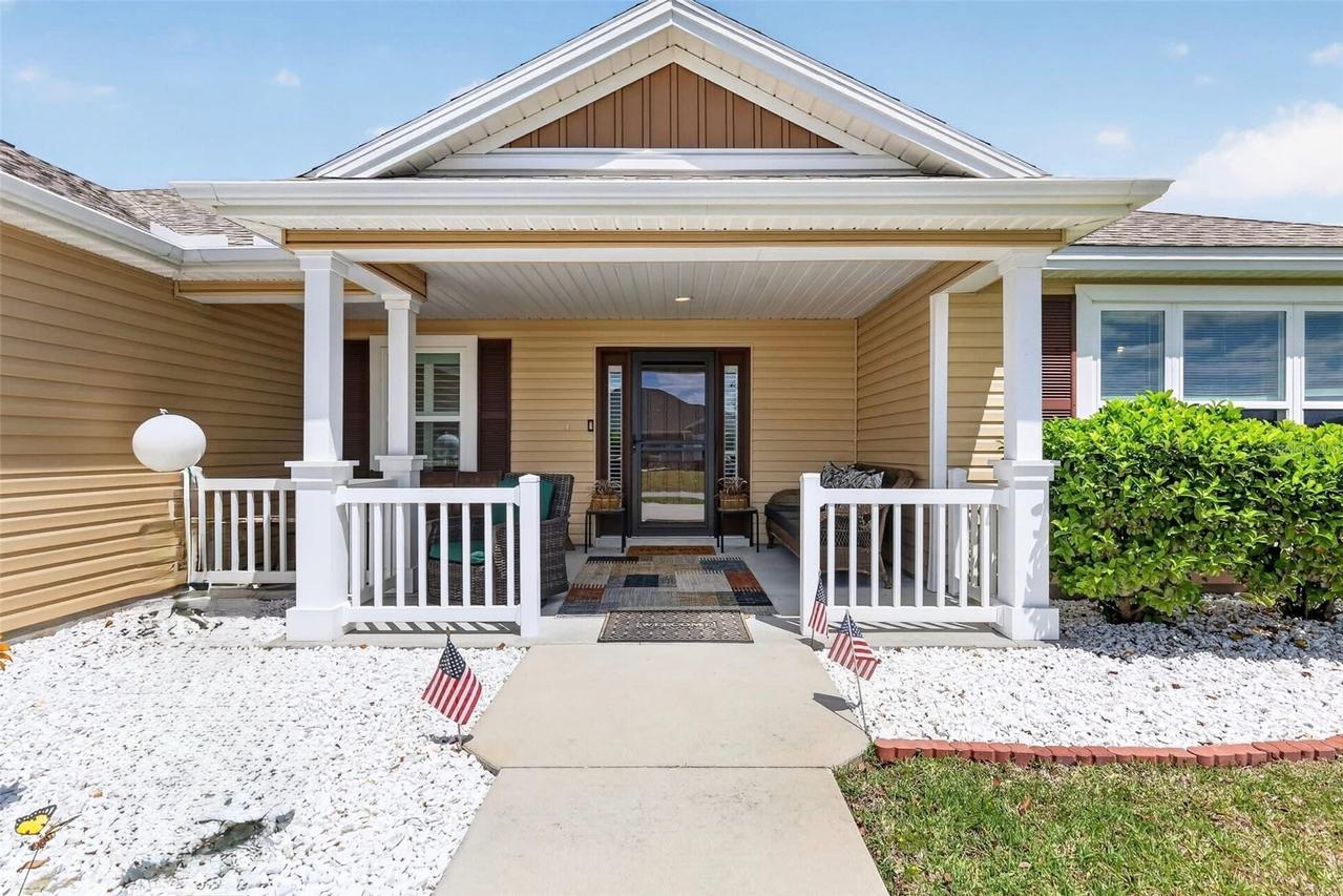 11367 Laufersky Ln., Oxford, FL 34484