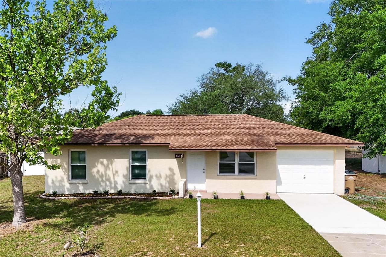 36315 Stratford Ct., Grand Island, FL 32735