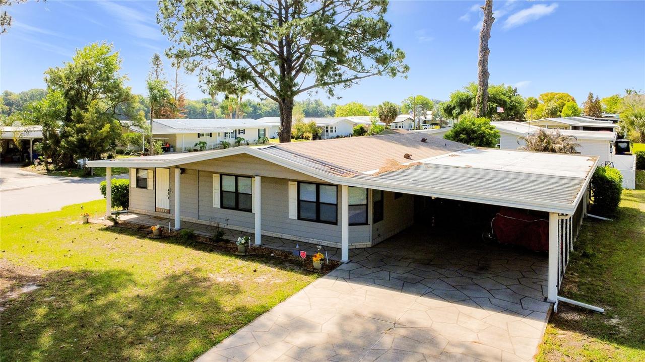 1690 Elkhart Cir., Tavares, FL 32778