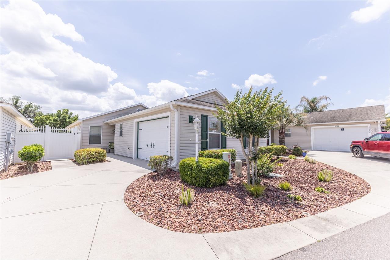 2306 Nackman Pl., The Villages, FL 32162