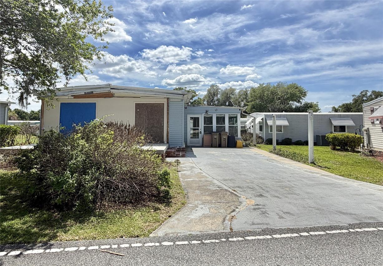 145 Royal Palm Dr., Leesburg, FL 34748