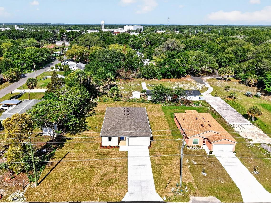 38905 Pine St., Umatilla, FL 32784