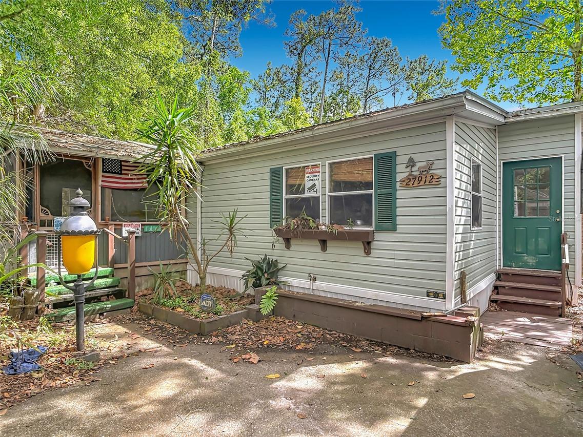 27912 Lake Ave., Paisley, FL 32767