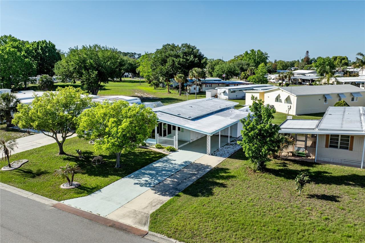 1026 Capella Dr., Tavares, FL 32778