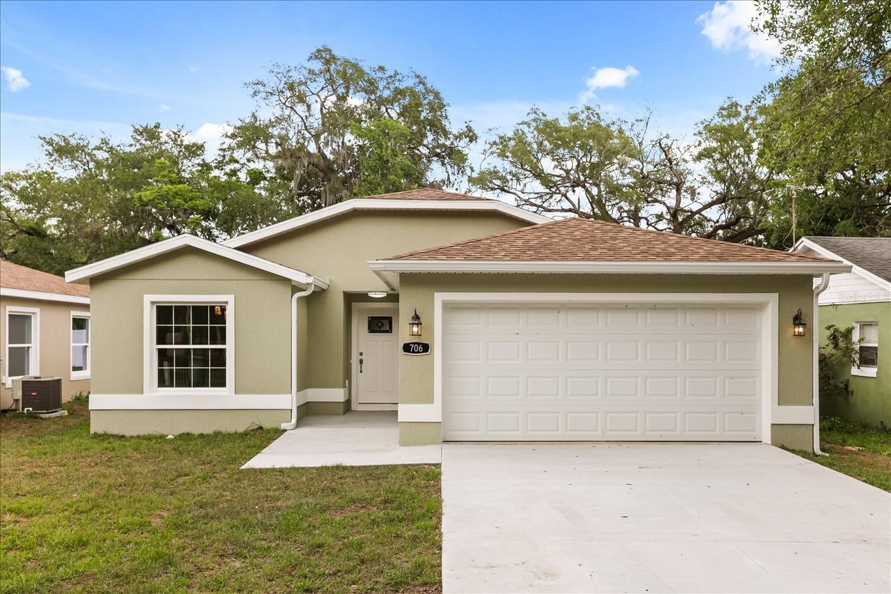 706 Beecher St., Leesburg, FL 34748