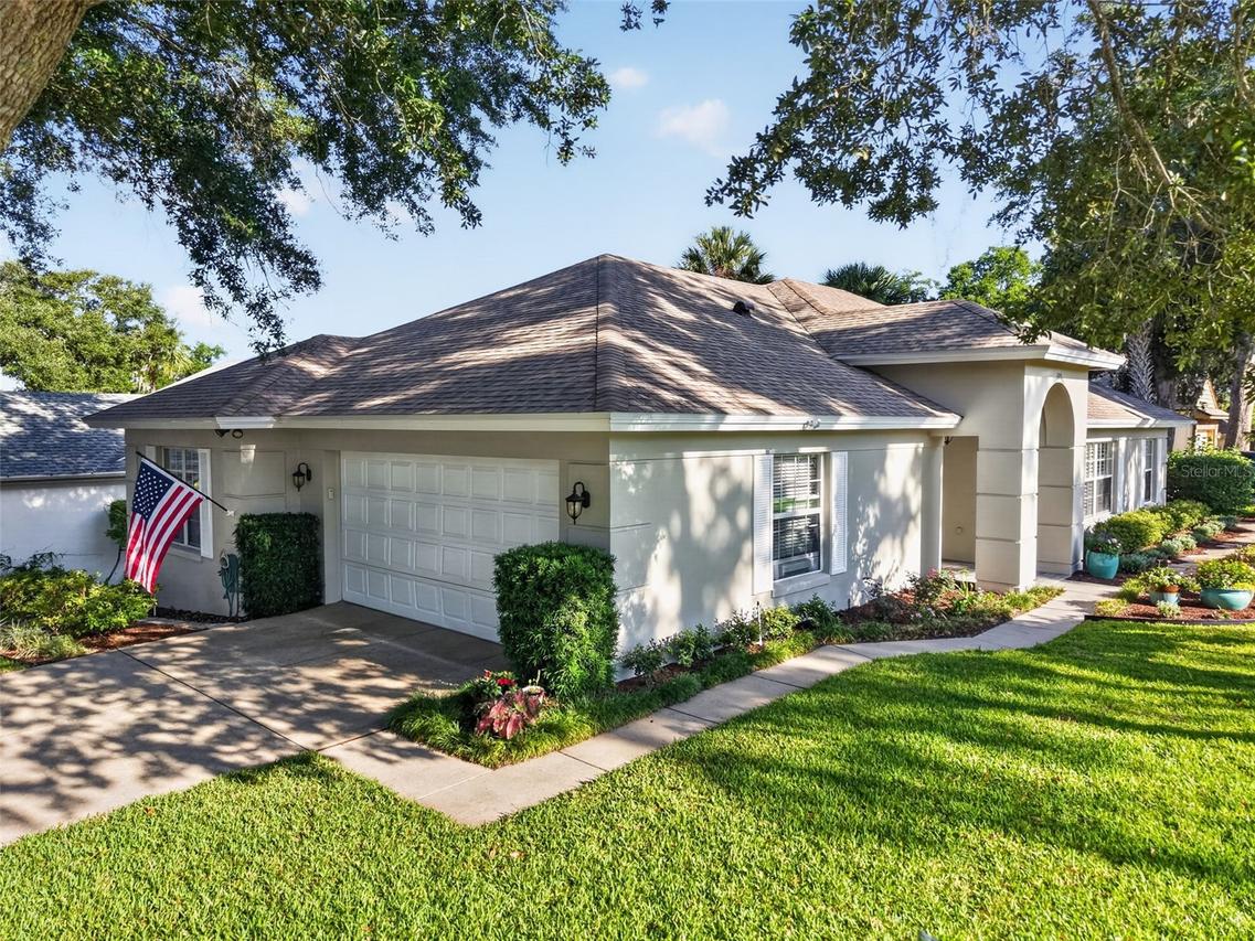 605 Sandlake Ct., Mount Dora, FL 32757
