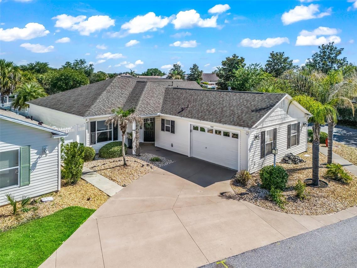 949 Tanglewood Pl., The Villages, FL 32162