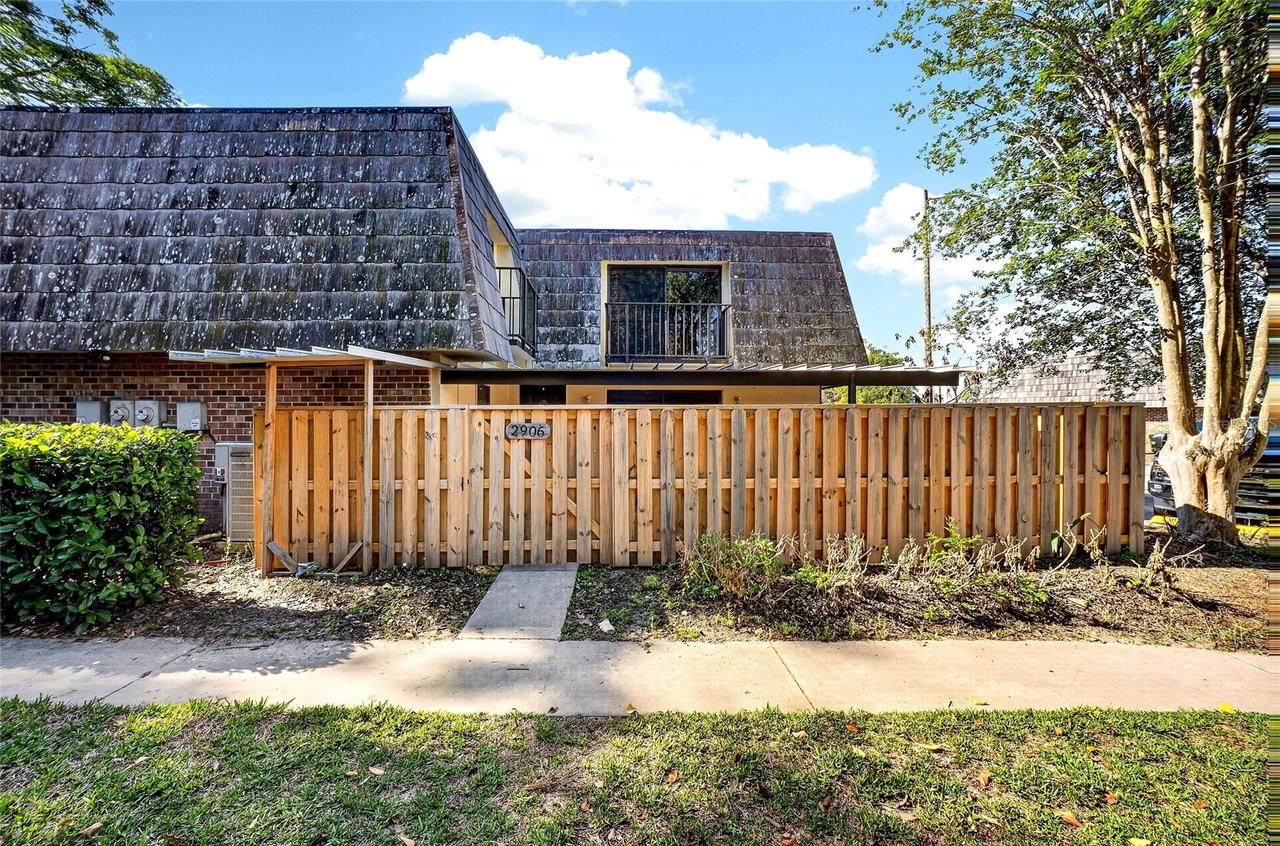 2906 Ash Dr., Leesburg, FL 34748