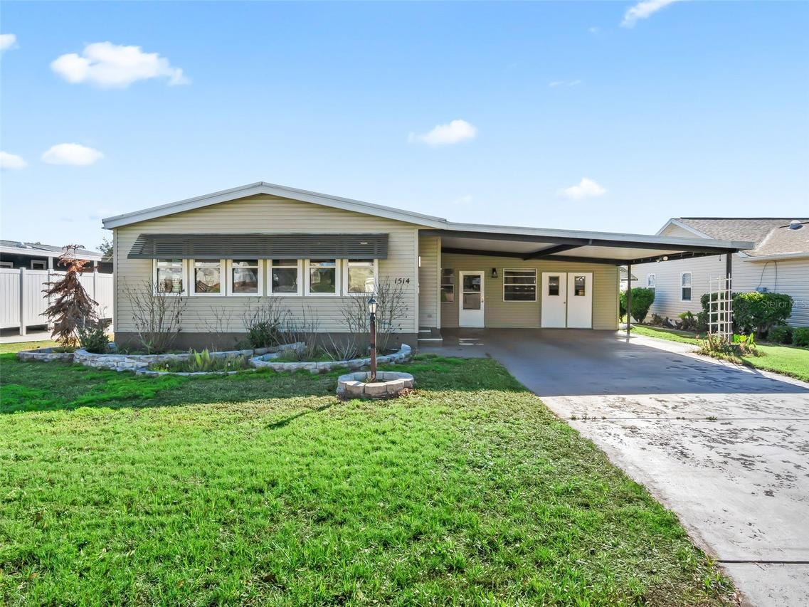 1514 Hillcrest Dr., Lady Lake, FL 32159