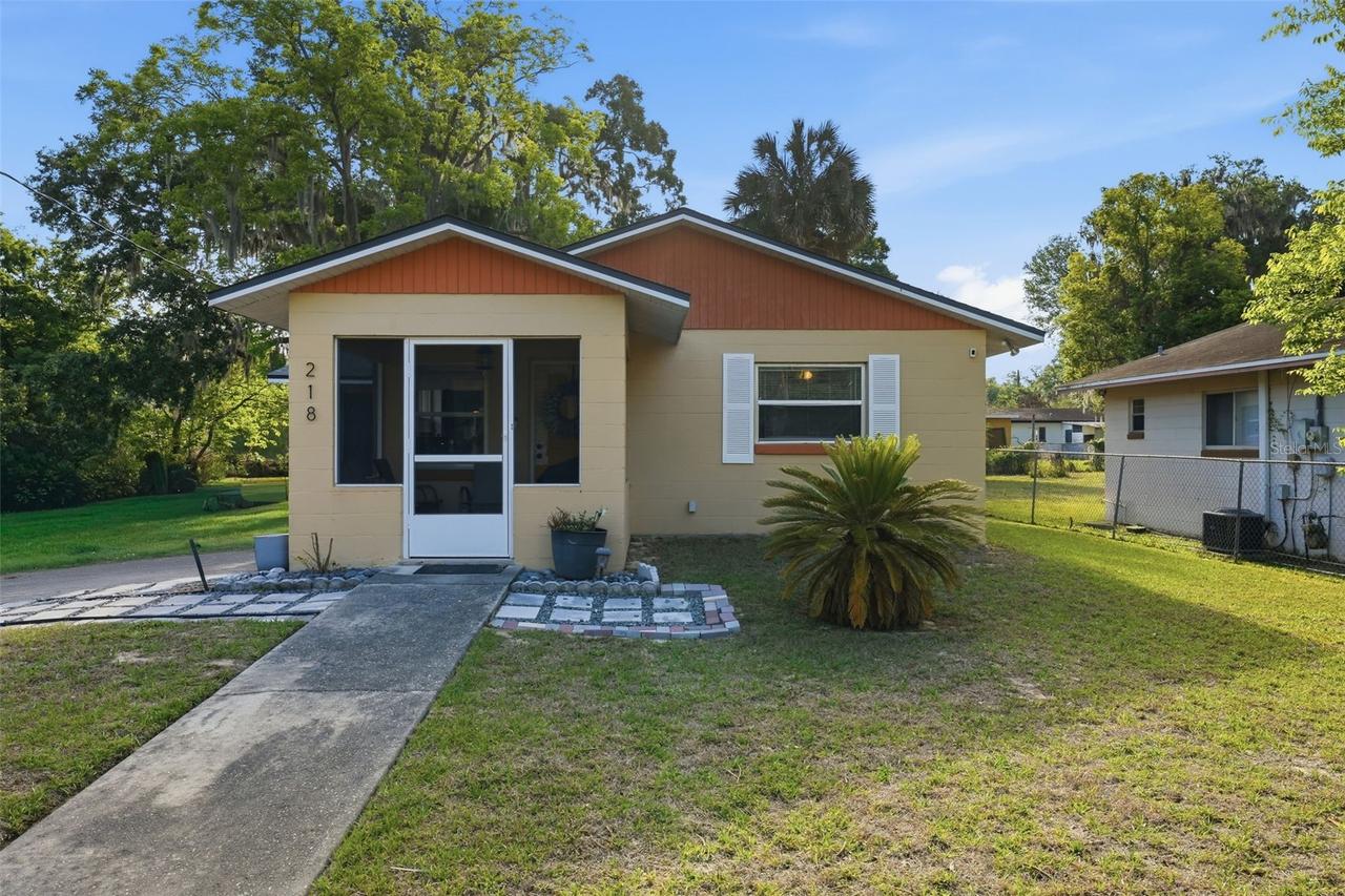 218 S East St., Leesburg, FL 34748