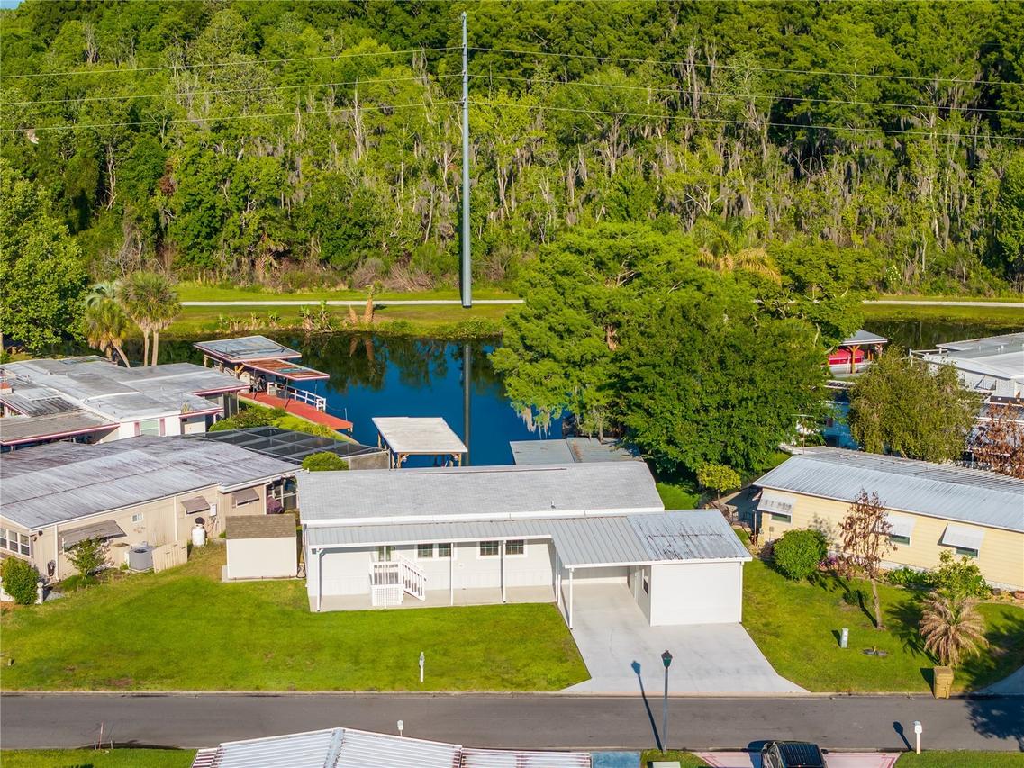 31609 Terrace Dr., Tavares, FL 32778