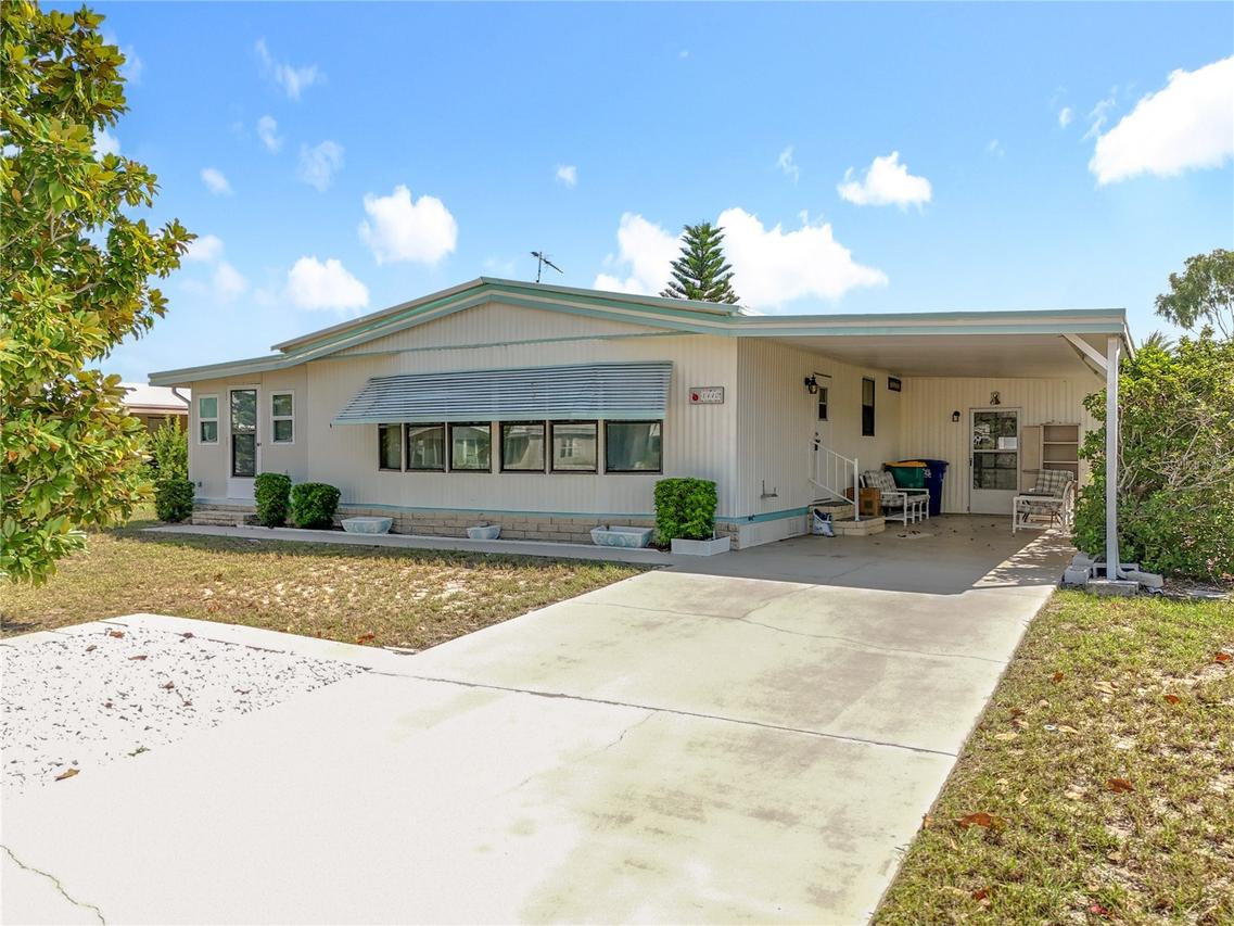 1440 Nassau Cir., Tavares, FL 32778