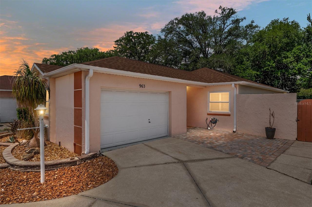 963 Avalon Ave., The Villages, FL 32159