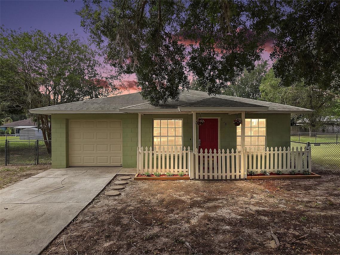 610 Palmetto Dr., Mascotte, FL 34753