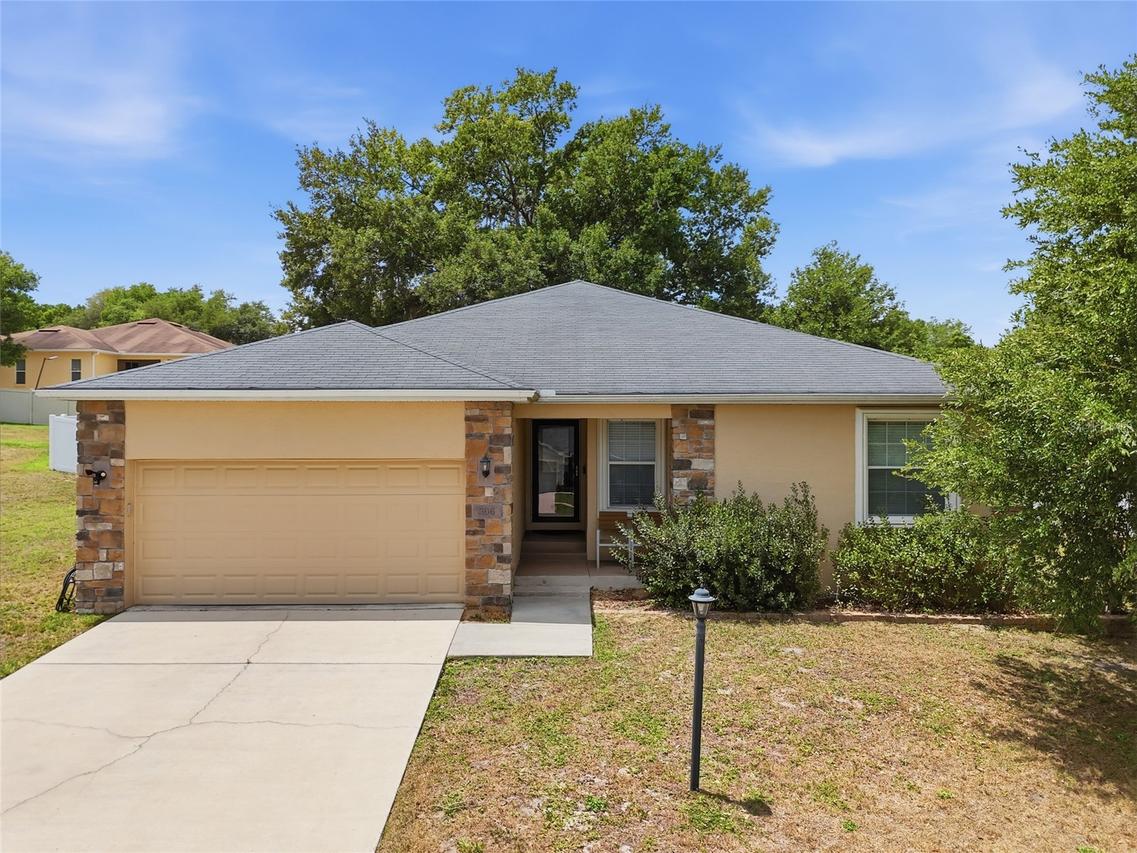 306 Stonepoint Ln., Lady Lake, FL 32159