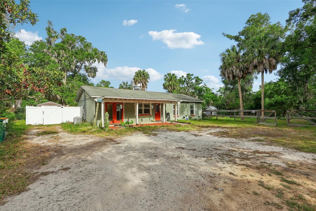 321 E 11th Ave., Mount Dora, FL 32757