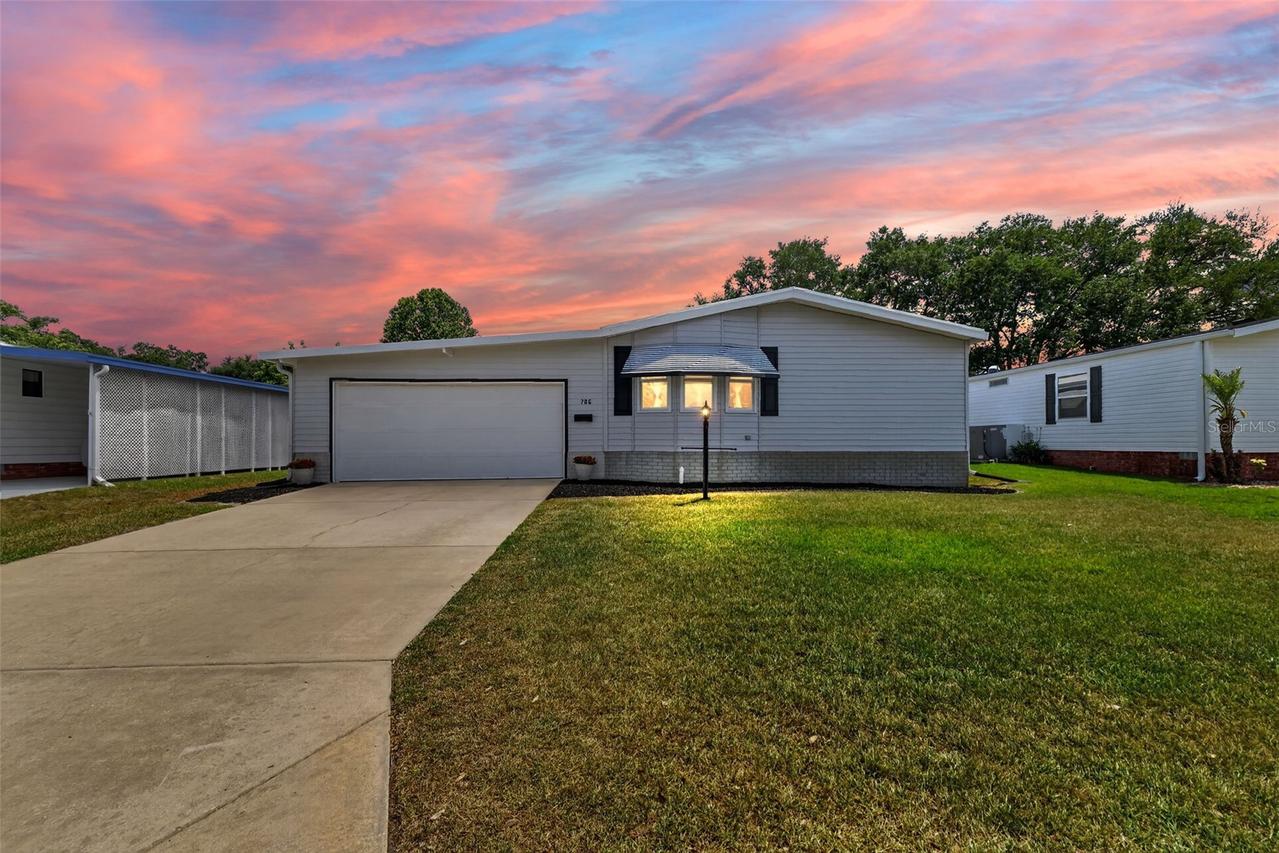 706 Tangerine Dr., Lady Lake, FL 32159