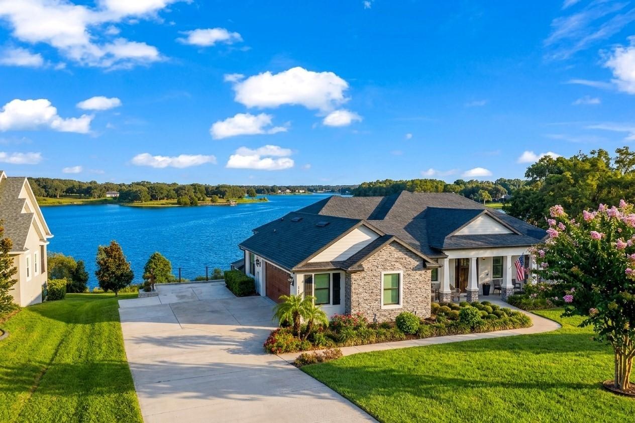 36751 Barrington Dr., Eustis, FL 32736