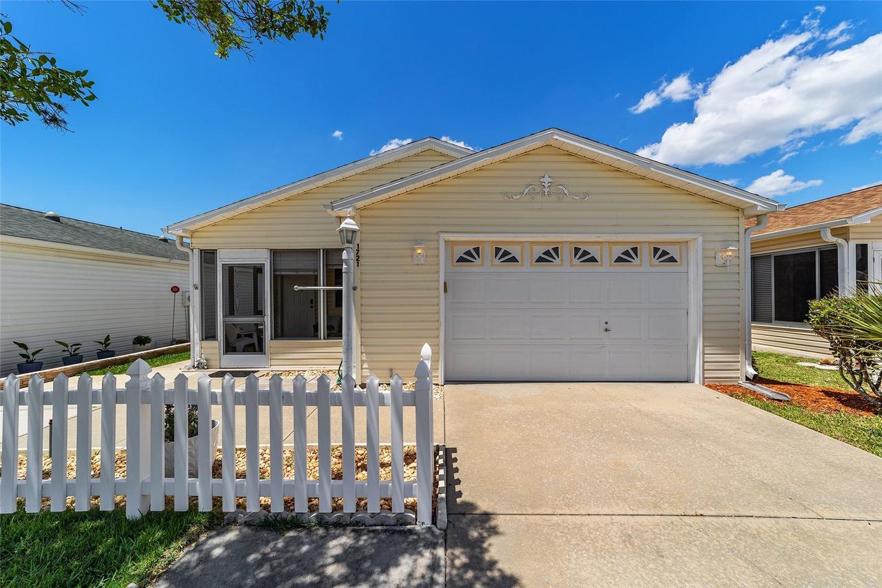 1721 Sonora St., The Villages, FL 32159