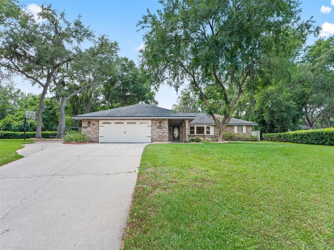 33005 Joel Ct., Leesburg, FL 34788