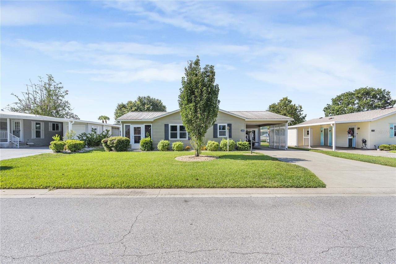 1114 Paradise Dr., Lady Lake, FL 32159