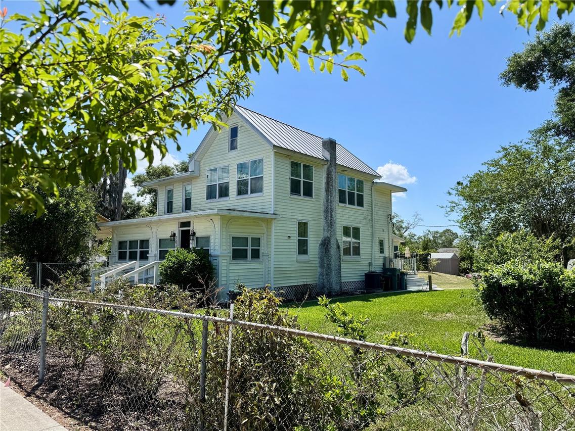 708 E Lemon Ave., Eustis, FL 32726