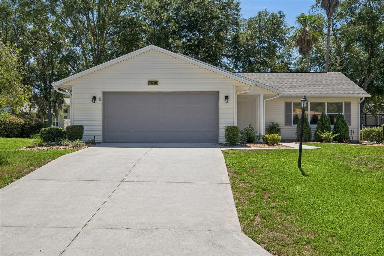 27211 Racquet Cir., Leesburg, FL 34748