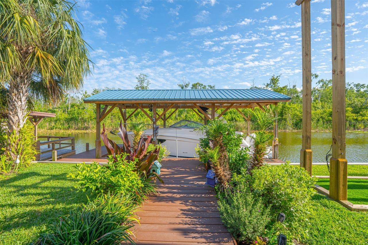 13334 Country Club Dr., Tavares, FL 32778