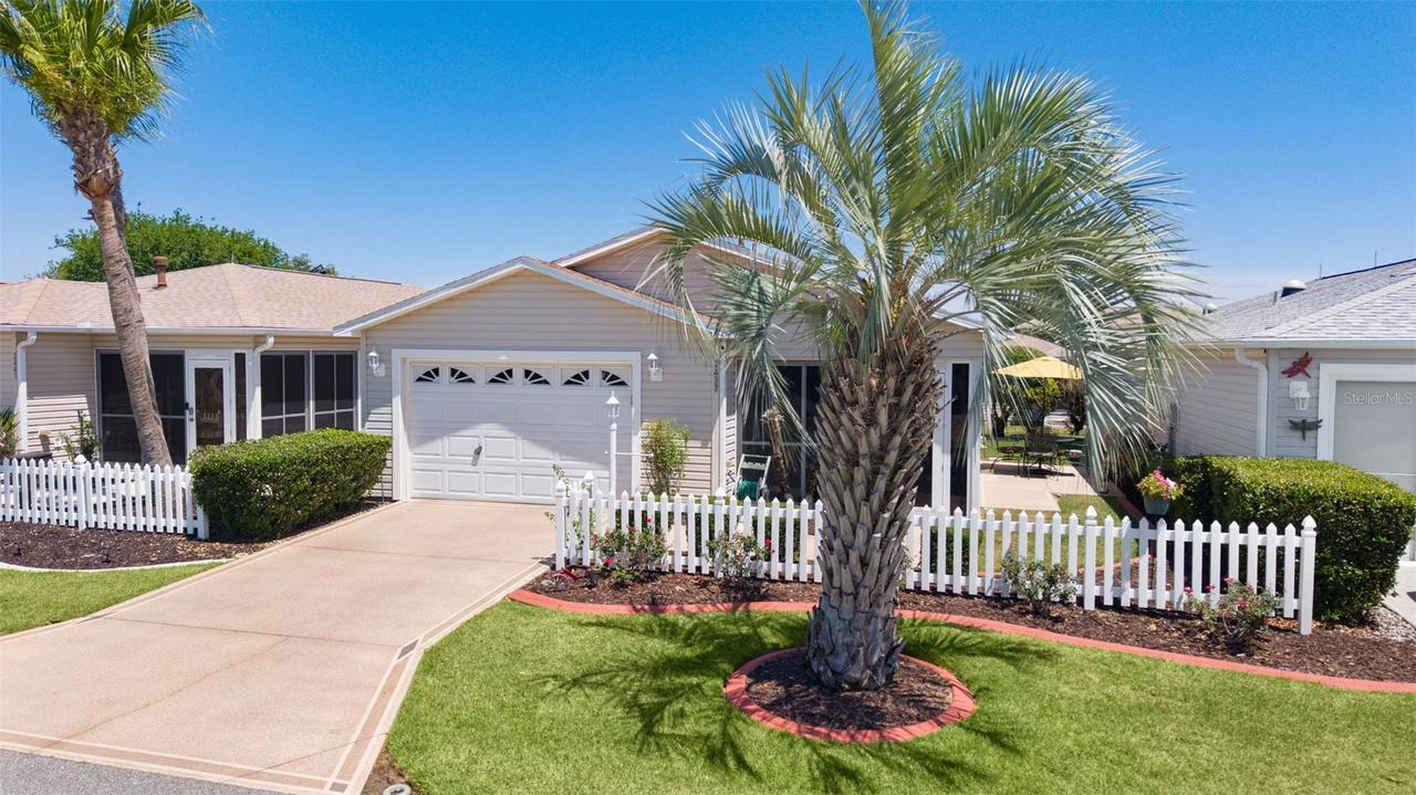 2437 Southern Oak St., The Villages, FL 32162