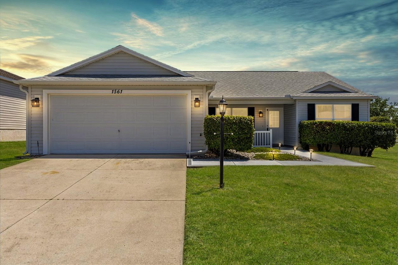1561 Tallowtree Dr., The Villages, FL 32162