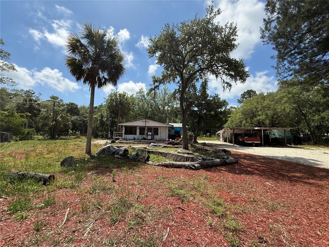 186 Gladys Ave., Inglis, FL 34449