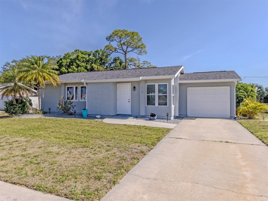 5568 Kenwood Dr., North Port, FL 34287